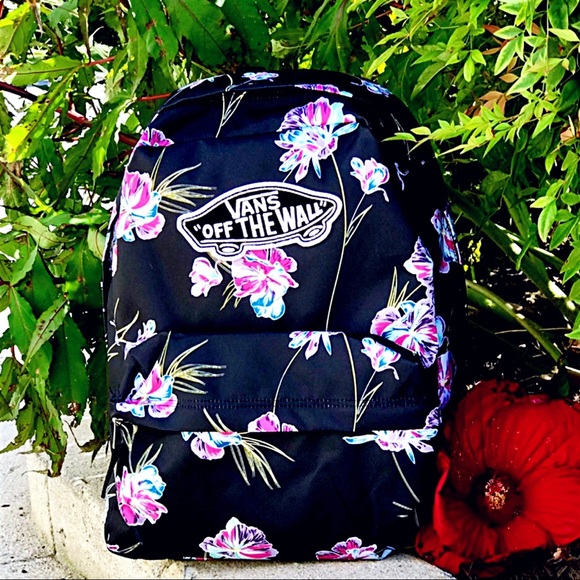 Vans Handbags - 1 Left 5⭐️Rated NWT Vans Black Floral Backpack